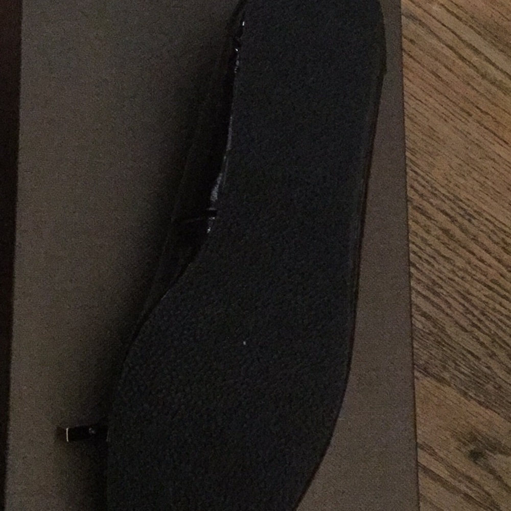 Shoes - Picture 4 of 4